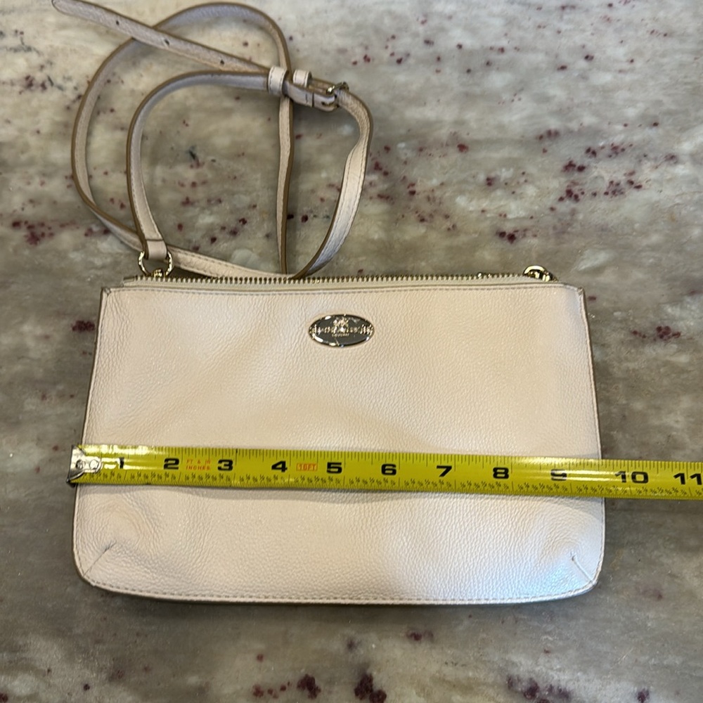 Coach Purse great condition!! - Picture 7 of 8